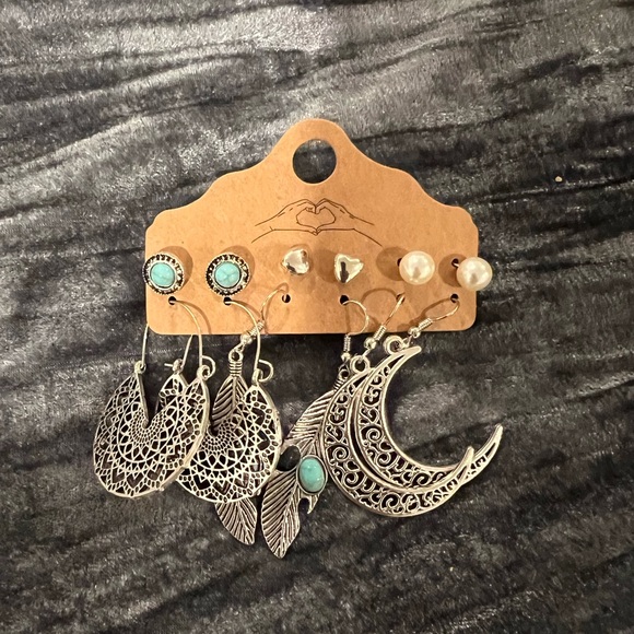 other Jewelry - Turquoise and Silver Fashion Jewelry Set